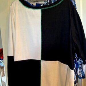 Chico's NWT Colorblock sweater top NWT Cool, Lightweight and COmfy!